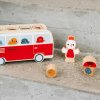 LILLIPUTIENS Dřevěný vkládací autobus se slepičkou Paulette