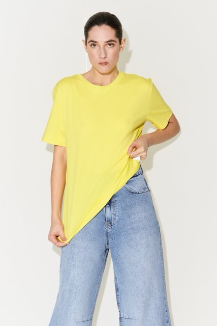 Jaro ve skříni: Barvy, které letos nesmí chybět