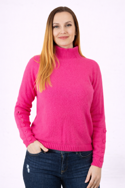 Žena ve světlém růžovém svetru