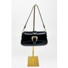 Dámská černá kabelka se zlatou sponou