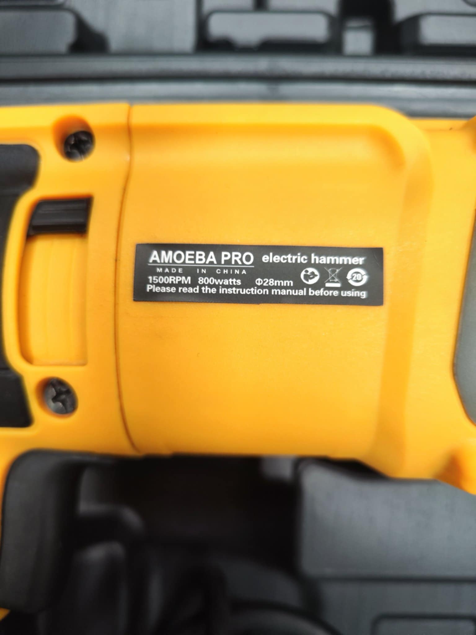 AMOEBA PRO Výkonná Príklepová Vŕtačka SDS+ ,800W 26 mm – sada s kufríkom 3 vrtákmi a 2 sekáčmi na 220V