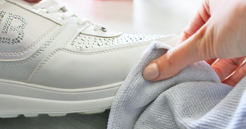 Ako predĺžiť životnosť topánok: praktické tipy, ktoré vám ušetria peniaze aj starosti