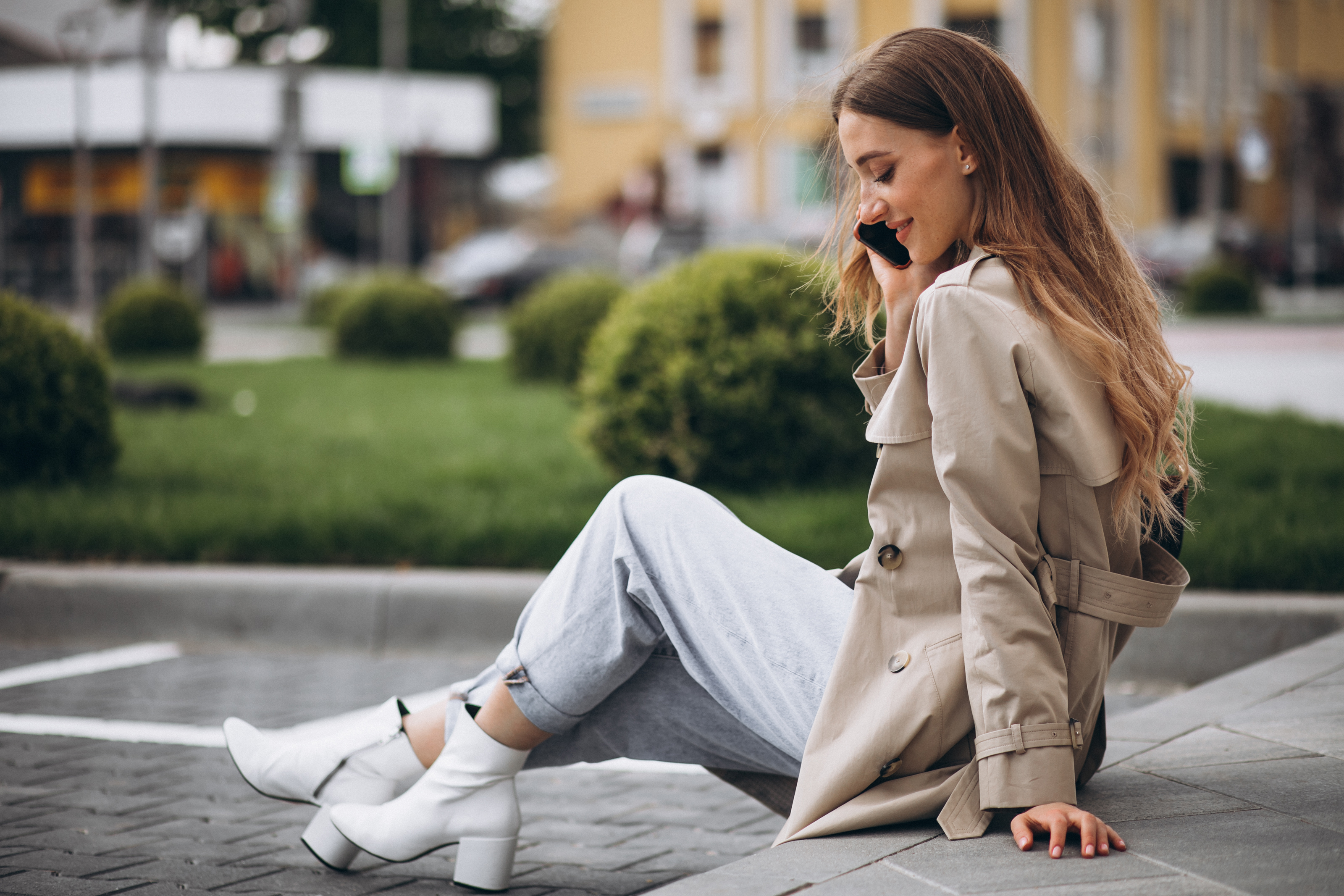 zena-clenkove-cizmy-outfit-do-prace