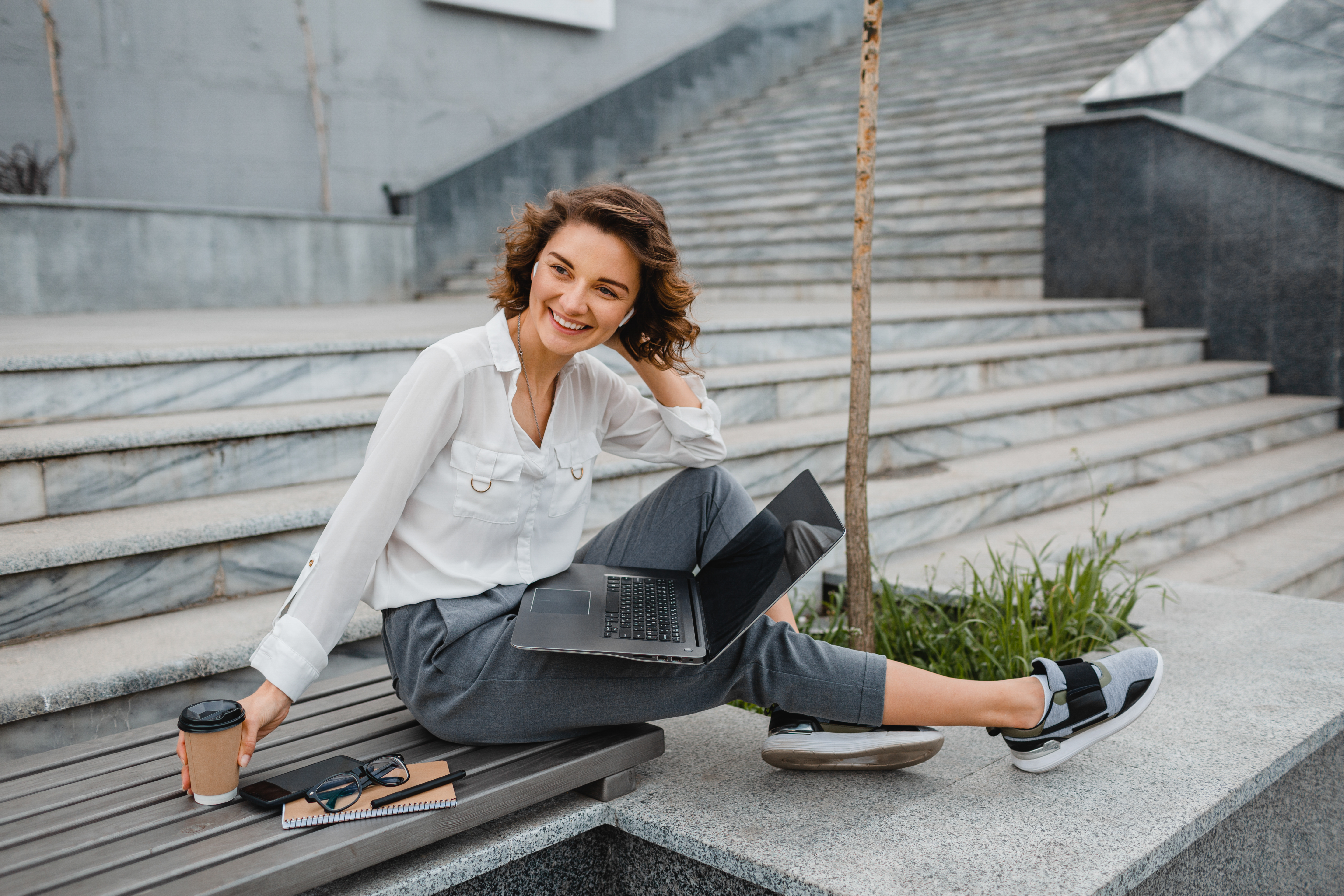 žena-pracovny-casual-styl