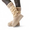 zateplene-pletene-cizmy-laura-biagiotti-micro-beige-na-nohach-detail.jpg