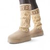 zateplene-pletene-cizmy-laura-biagiotti-micro-beige-na-nohach-vpohybe.jpg