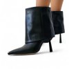 elegantne-clenkove-cizmy-laura-biagiotti-hb-calf-black-na-nohach-zboku.jpg