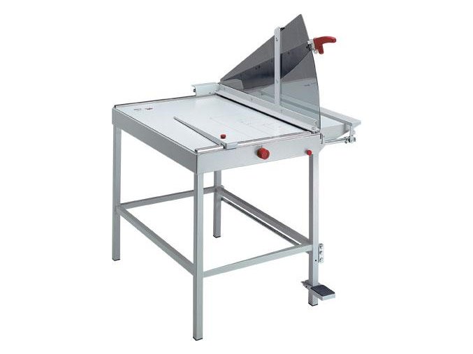 5982586B B1FA 4141 AC99 A5CA2A288144 B16100E1 E077 4129 8D7A E3FF6C481979