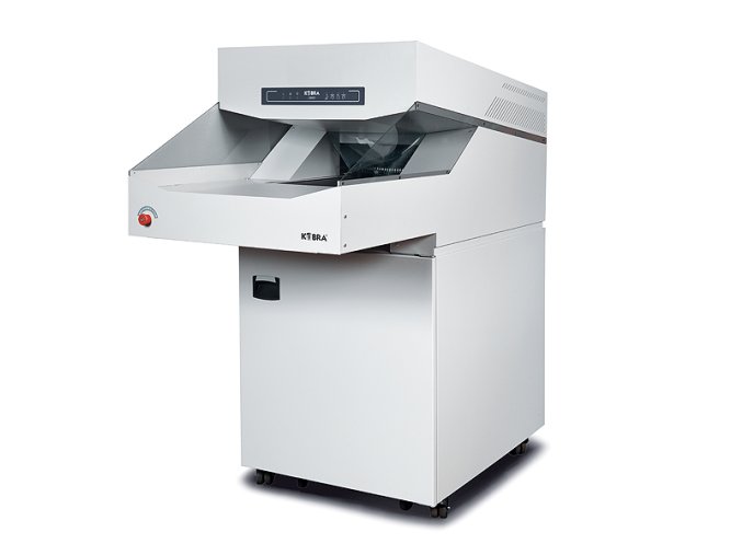 23070BDE 7BFE 4634 BBA8 408DF3703FAD D215C359 F664 421E 9873 8F5F1BAE510C