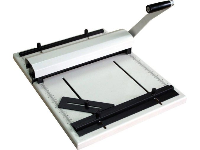 311F0ADF 024B 4187 A5C4 B23EAF0B1A38 3B815EB5 219F 49E3 B1E2 8DDAE0036990