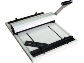 311F0ADF 024B 4187 A5C4 B23EAF0B1A38 3B815EB5 219F 49E3 B1E2 8DDAE0036990