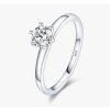 Stříbrný třpytivý elegantní prsten se zirkonem 5 mm
