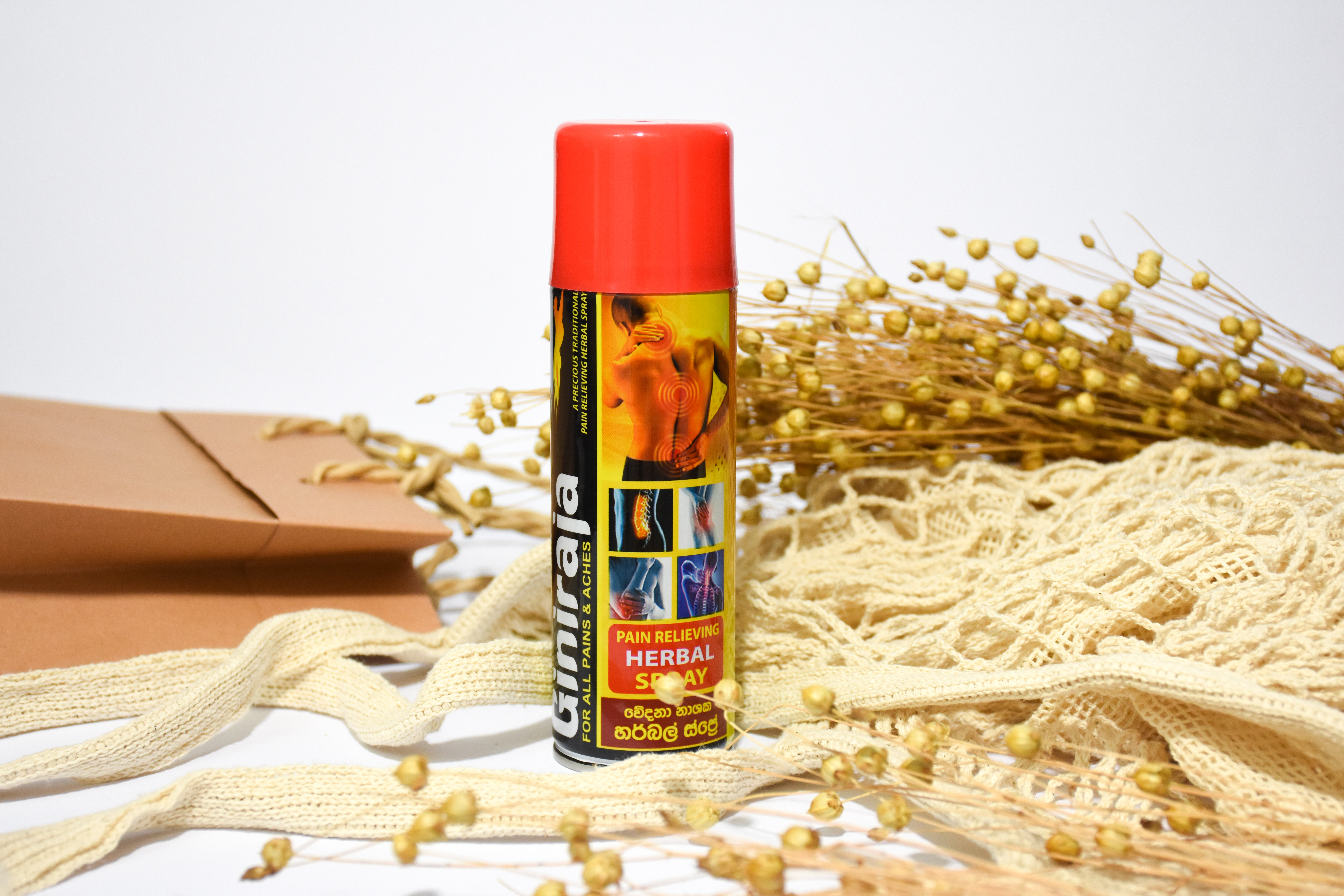 Ajurvédský bylinný sprej na uvolnění svalů a kloubů Giniraja Herbal Spray