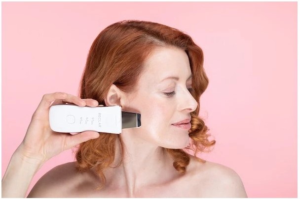 Ultrazvukový peeling: Tajemství hloubkově čisté pleti