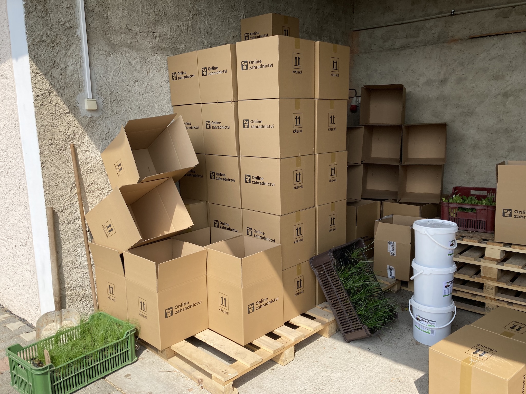 krabice_v_online_zahradnictvi