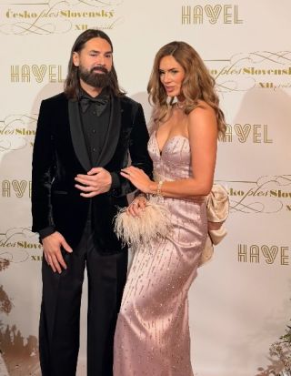 @nikolmoravcova From head to toe. Nothing but crystals. Upcycled Collection Reborn Crystals @swarovski