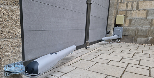 Nice Wingo 3524 - Skvělá, cenově dostupná volba pro křídlové brány