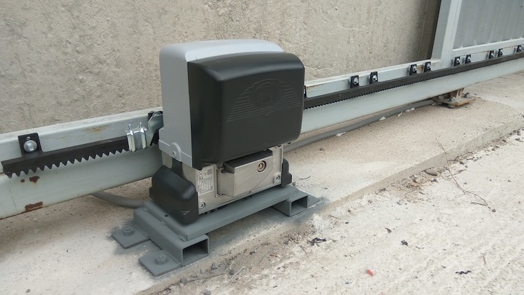 Všetko, čo potrebujete vedieť o pohonoch brán