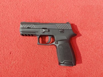 Pistole samonabíjecí Sig Sauer P320 - KOMISE