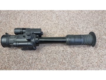 Yukon Photon XT 4,6x42 L + přísvit Pulsar IR 940nm  - KOMISE