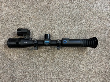 Pard DS35 940nm 4,0x LRF - KOMISE