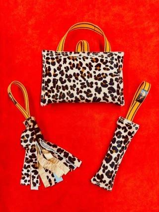 🐆Cheetah - Limited edition 🍊Limited edition of a very thick cowhide leather with a cheetah motif with low hair. Only a few...