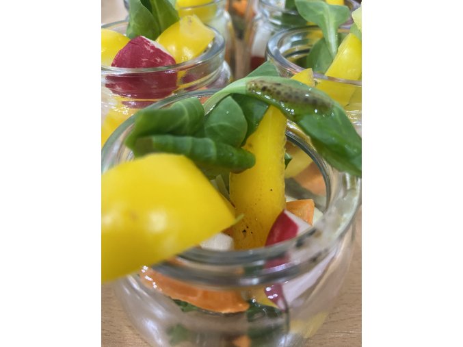 Krájená zelenina ve skleničce + dip kg