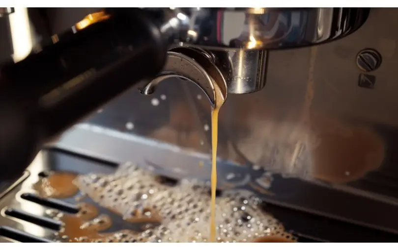 Máte čistý kávovar? Odvápnenie krok za krokom