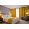 žluté
