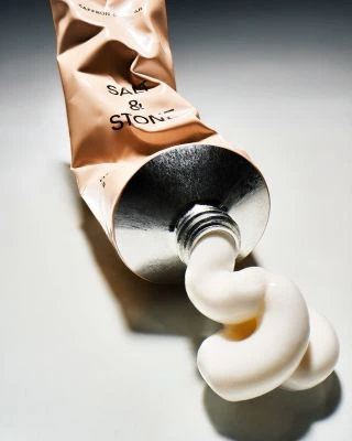 Vaše obľúbené krémy na ruky SALT & STONE sú teraz so zľavou 10% ✨🤍 Ikonické vône, výživné rastlinné oleje a antioxidanty,...