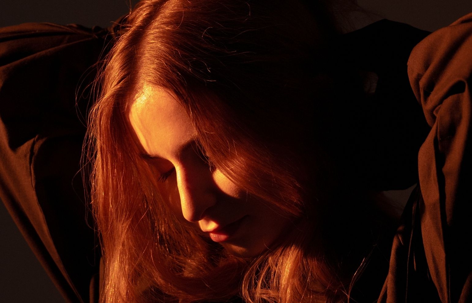 Spánok a menštruačný cyklus: Prečo sa kvalita spánku mení