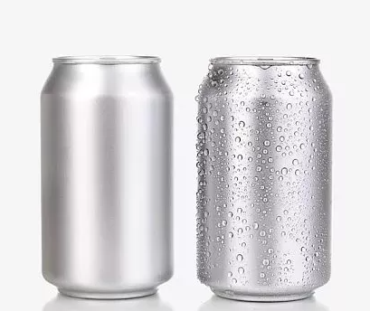Dodávají ti energy drinky opravdu energii? A jsou tzv. zdravější verze pro lidský organismus lepší?