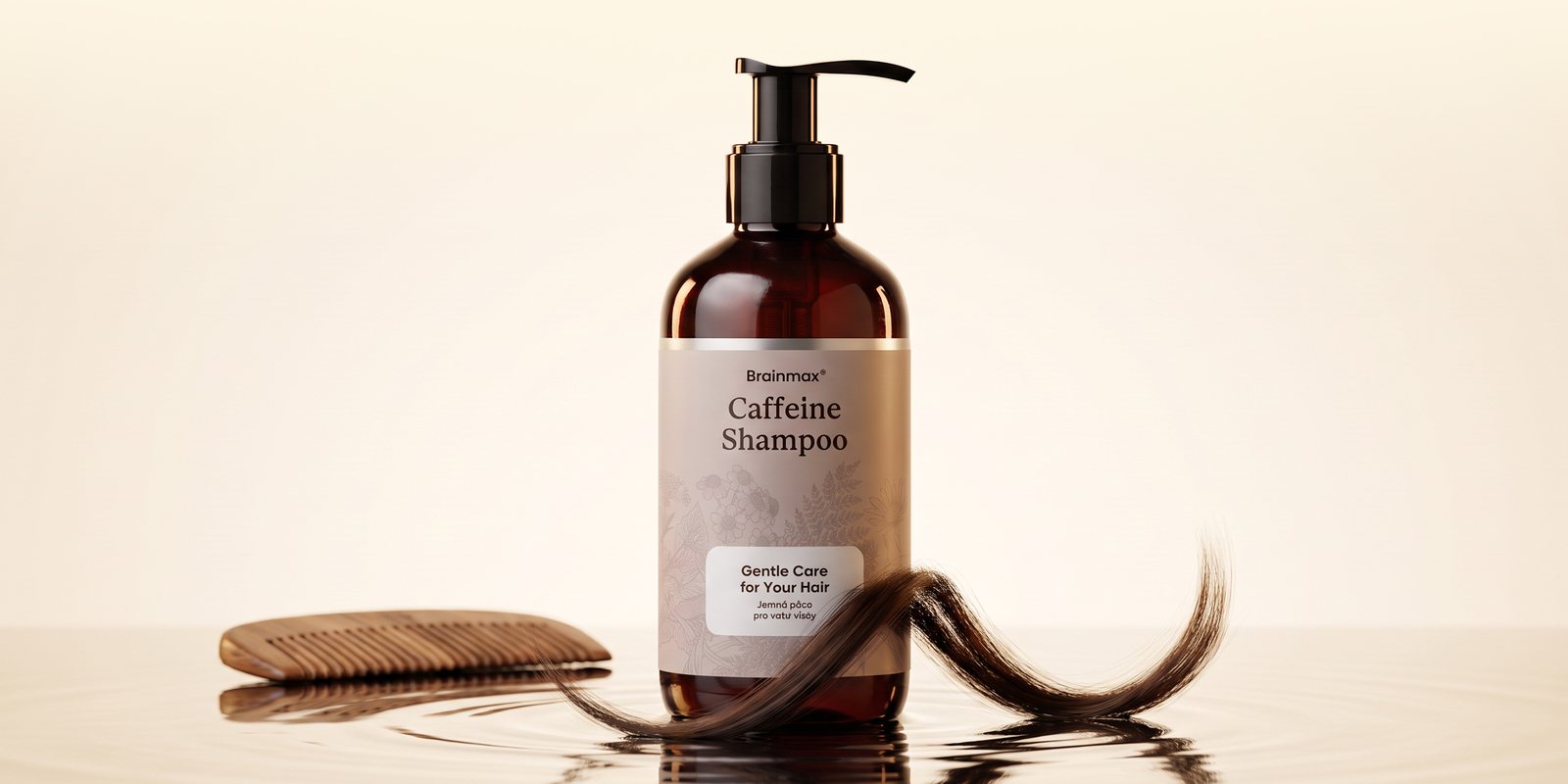 Brainmax Caffeine Shampoo – kofeinový šampon s hřebenem a pramenem vlasů