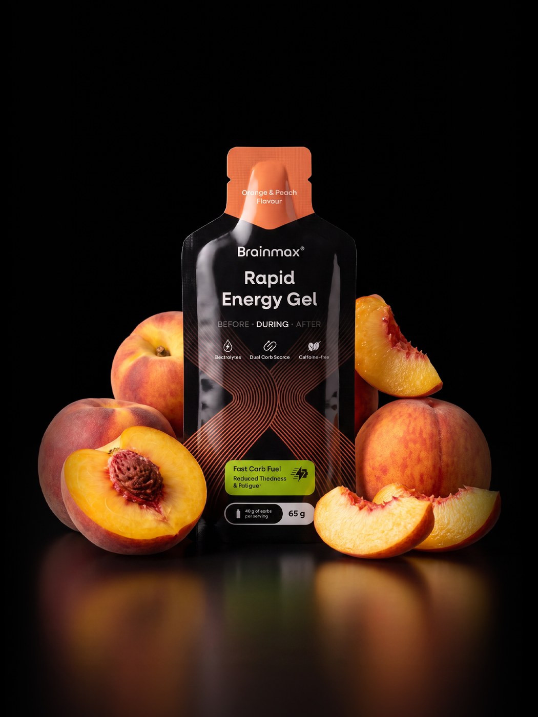 BrainMax Rapid Energy Gel Orange & Peach obklopený broskvemi