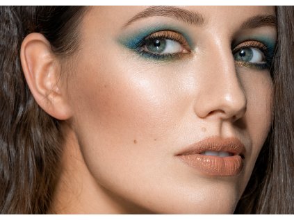 VIP Individuál Kurz sama sobě vizážistou: přírodní make-up