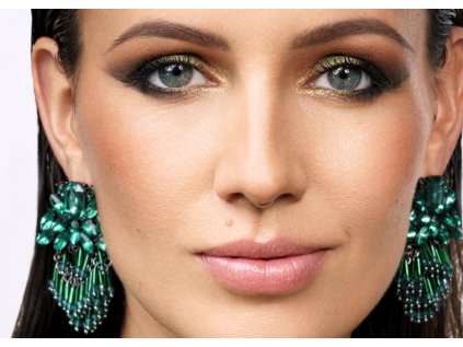 Zaměstnanecký make-up manuál a balíček líčidel