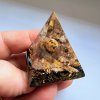 Orgonitová pyramida s jaspisem leopardím v dlani