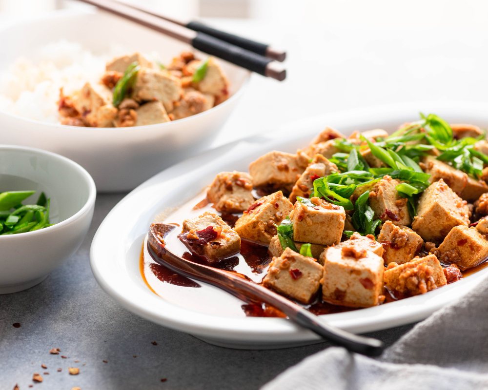 Čínské tofu mapo: Pikantní tofu vařené v chutné čínské omáčce