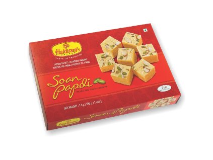 Tradiční indický dezert Soan Papdi
