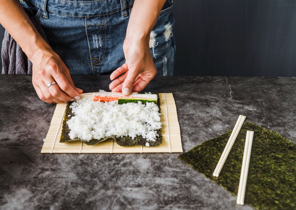 Házi sushi - recept: Hogyan készítsünk házi sushi-t egyszerű lépésekkel és tippekkel?
