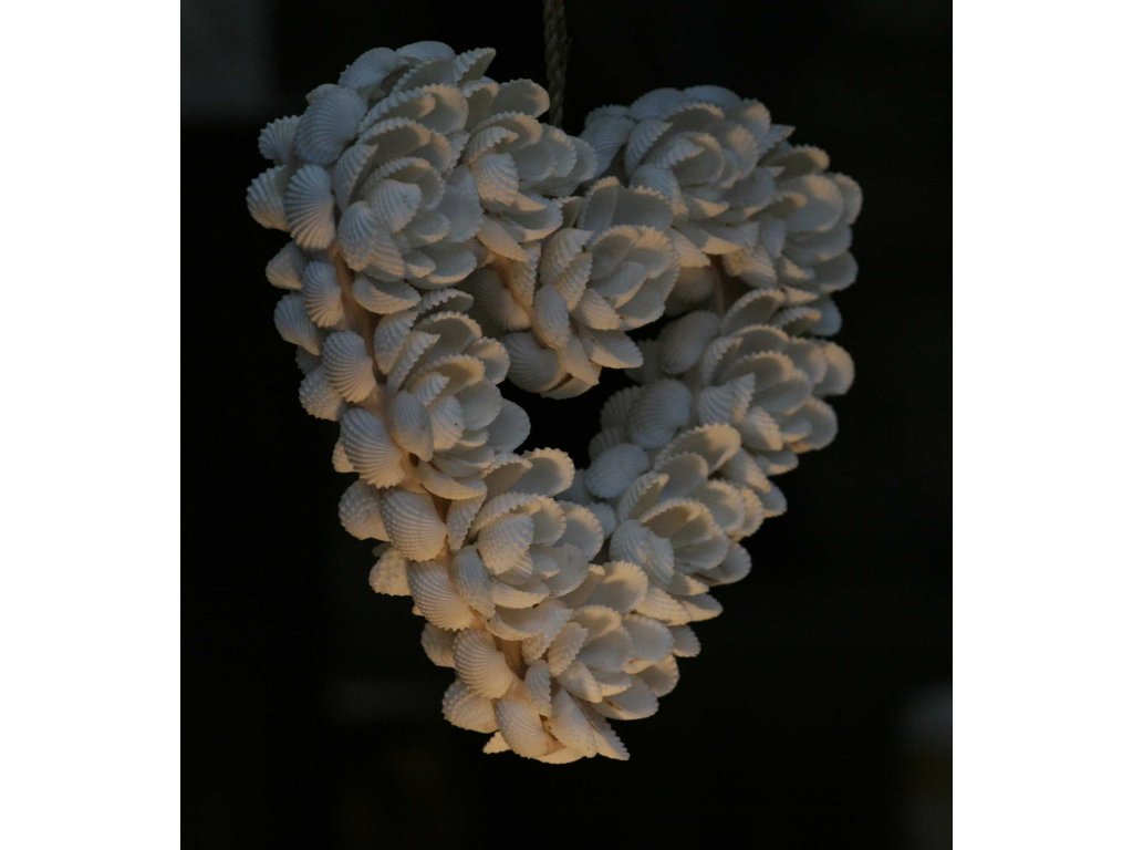 Závěsná dekorace srdce z pravých lastur (mušlí) lotos 15x17cm