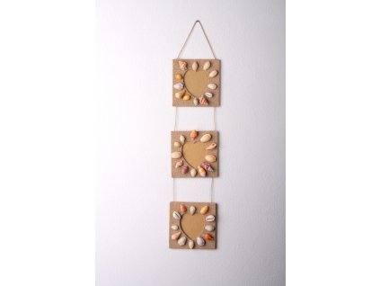 Set tří rámečků z písku a mušlí srdce výška 53cm, rám 11x11cm
