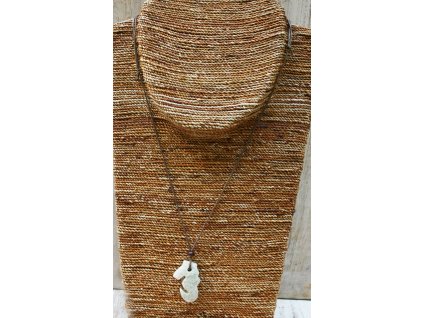 Mramorový přívěšek mořský kůň na voskované šňůrce obvod cca 40-80 cm