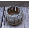Stojánek - svícen na svíčky průměr 10cm patina bílo-okrová