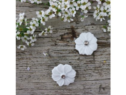 Brož kvítek platinový střed