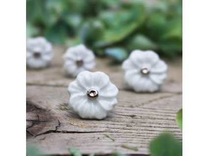 Porcelánové náušnice bílá kvítka s platinou