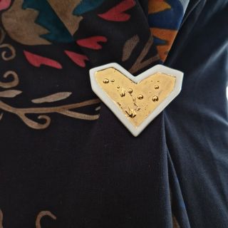 Na cestách za uměním a designem s porcelánovými šperky. . . . #originalniporcelan #porcelain #sperk #design #bucuresti