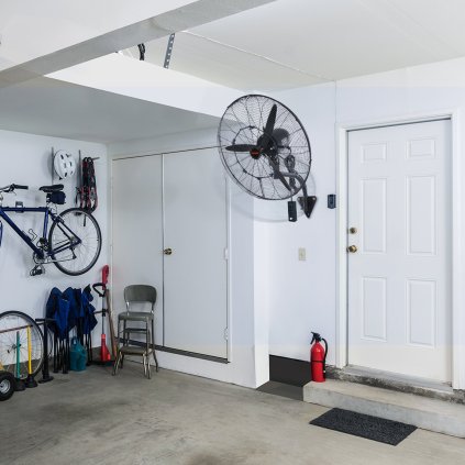 Oscilační nástěnný mlhový ventilátor kovový 74,9 cm 3 rychlosti