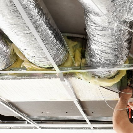 Odvzdušňovací hadice pro sušičku, 127 mm izolované flexibilní potrubí, délka 7,62 m, se 2 objímkami, odolná třívrstvá ochrana pro HVAC, vytápění, chlazení, větrání a odsávání, hodnota nehořlavosti R-4,2
