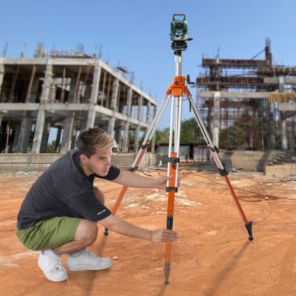 Stativ pro laserovou nivelační techniku, závit 5/8"-11, nastavení výšky 45,07-114,37 palce